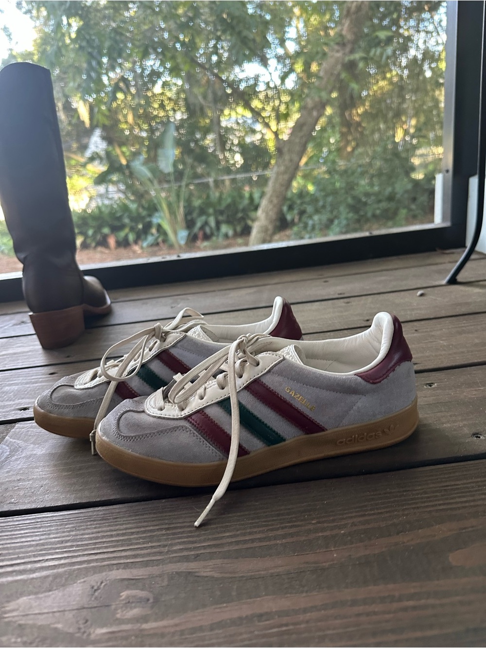 Women’s Gazelle shoes SIZE 6.5